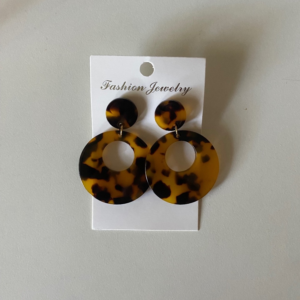 tortoise shell circular earrings